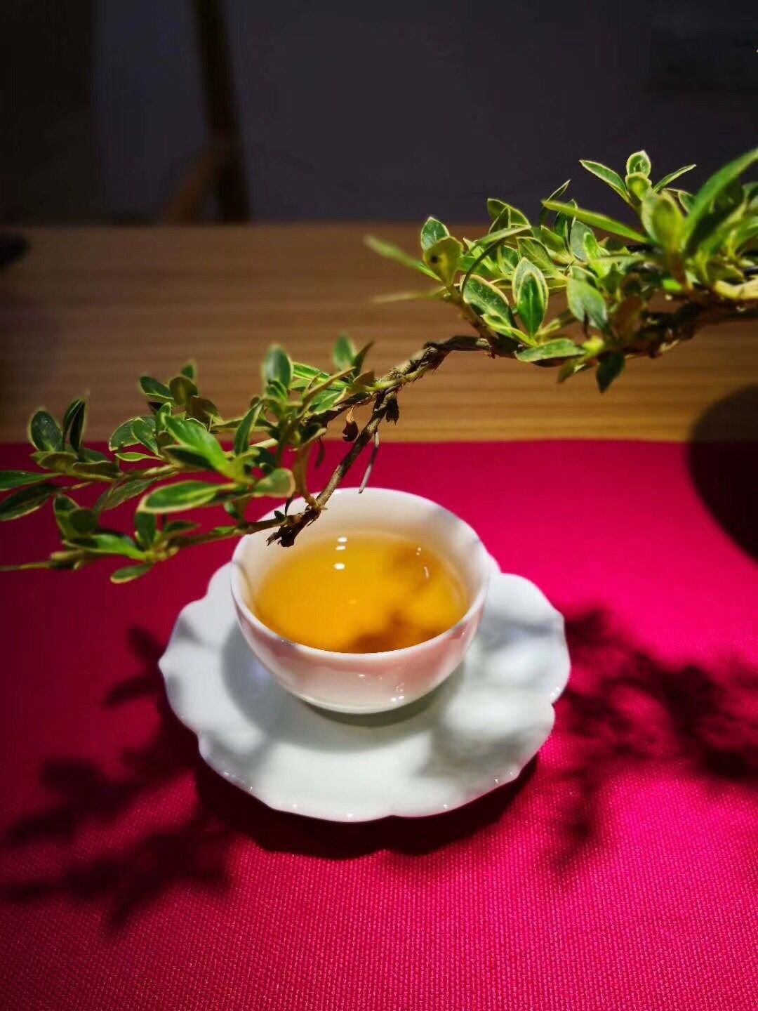 茶饮冲港股：蜜雪冰城业绩放缓古茗茶百道中低端市场掰手腕